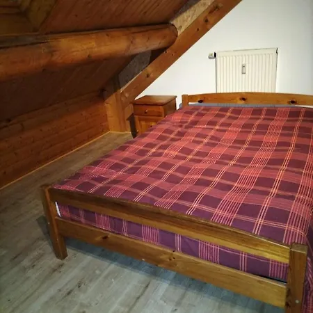 Du Cheval Blanc A Houmont * Sainte-Ode